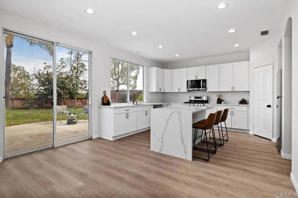 https://cdn.realtyfeed.com/cdn/127/306621950/46915c1188d76e80617bd101cbc9f6ab.webp