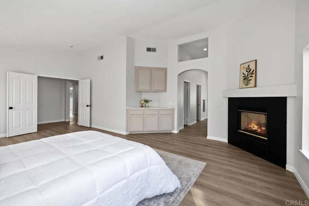 https://cdn.realtyfeed.com/cdn/127/306621950/61d6b9ddb890be6372338ebdf8859a6f.webp