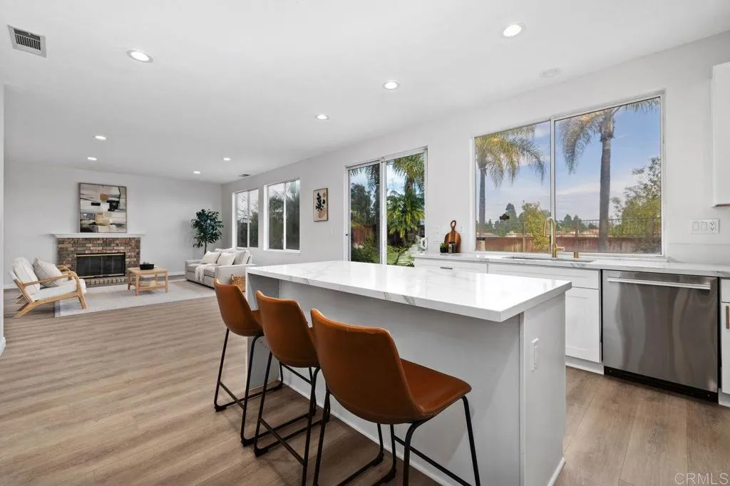https://cdn.realtyfeed.com/cdn/127/306621950/ab28e638de46ee37887d170c48e8b9a6.webp