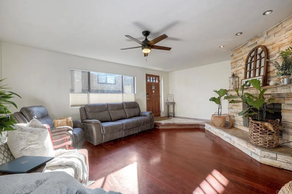 https://cdn.realtyfeed.com/cdn/127/306621951/dbf3f494952f1c3c07587cb5118371eb.webp