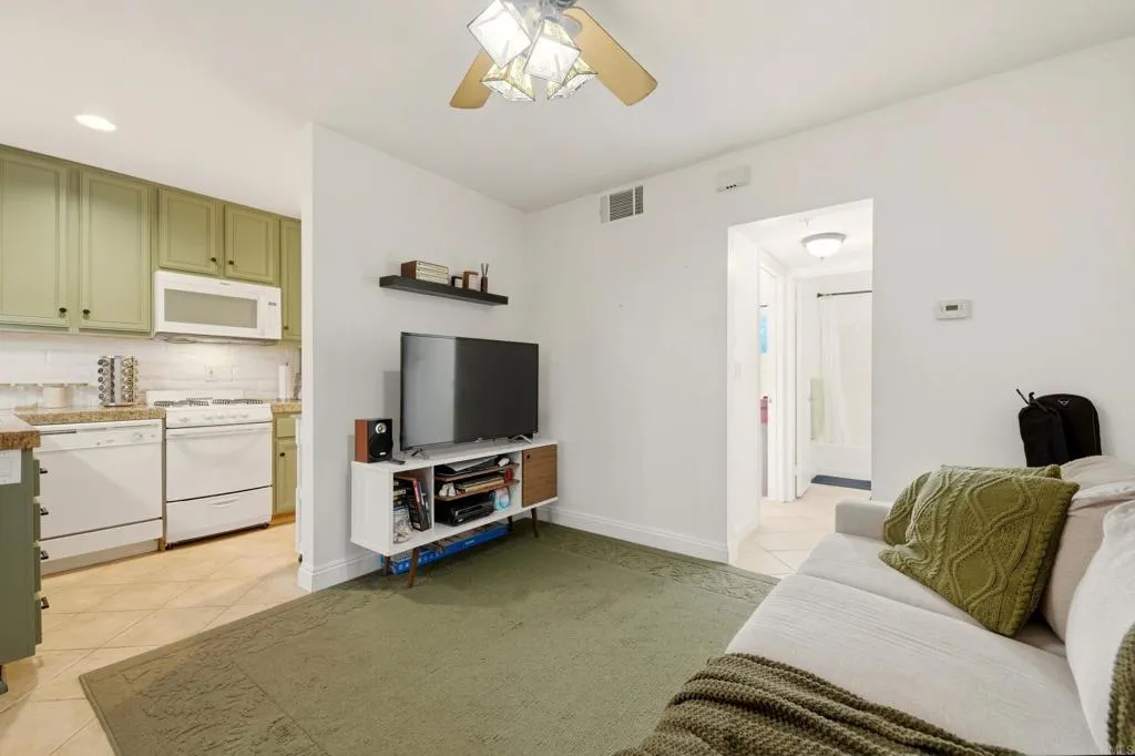 Photo #9: PTP2600464 Listing: Photo #9