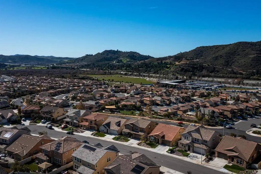 https://cdn.realtyfeed.com/cdn/127/306622030/6ed8e6a4eb0497667f2732c0a6509eb5.webp