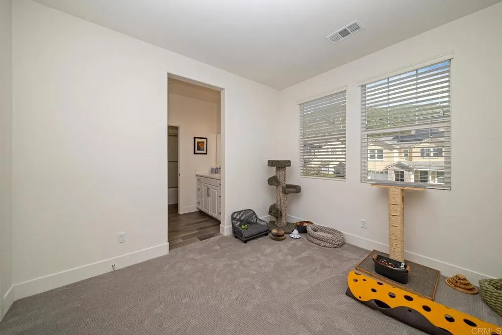 https://cdn.realtyfeed.com/cdn/127/306622030/6efac6765e74b1b1a2d8184095c8e7ae.webp