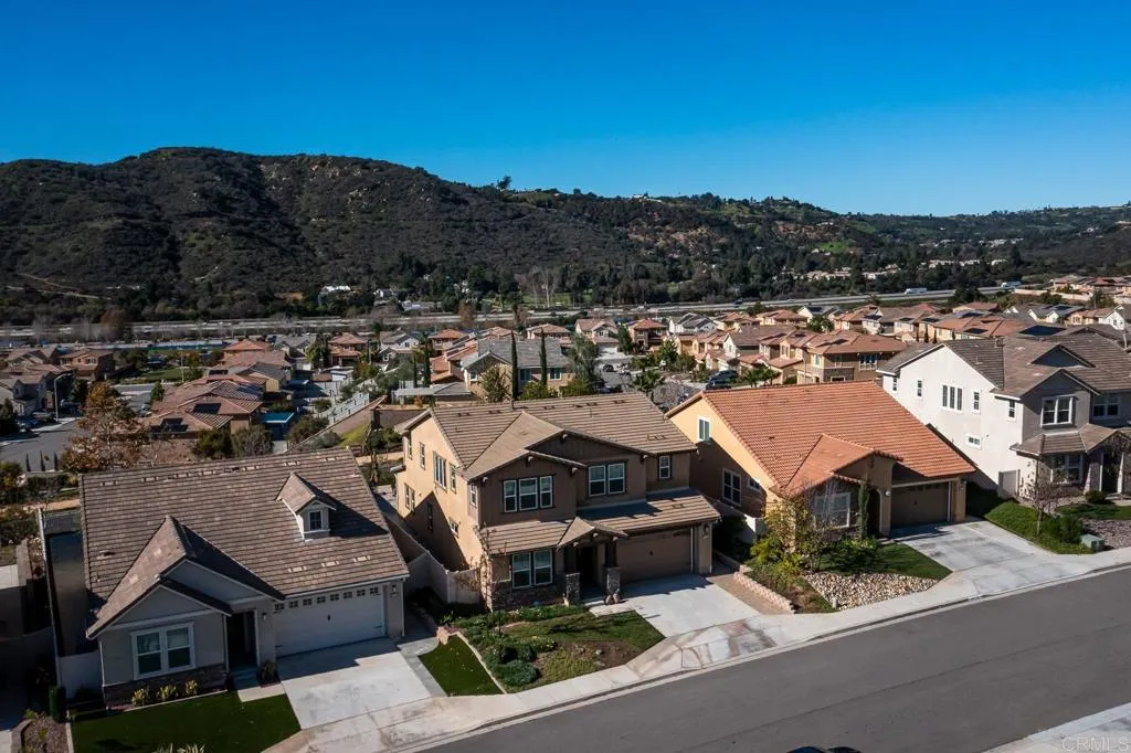 https://cdn.realtyfeed.com/cdn/127/306622030/6faf4232143b8cc29618d1638a45cba8.webp