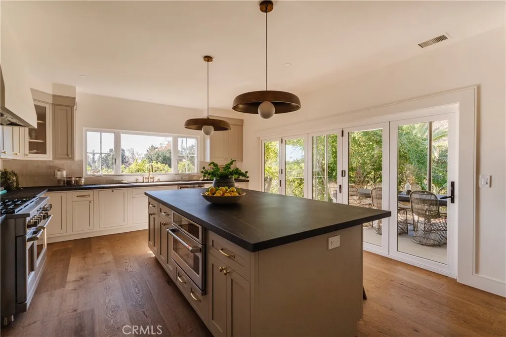 2201 N Hobart Boulevard, Los Angeles, CA 90027 - Photo 3 of 20, Los Angeles, CA