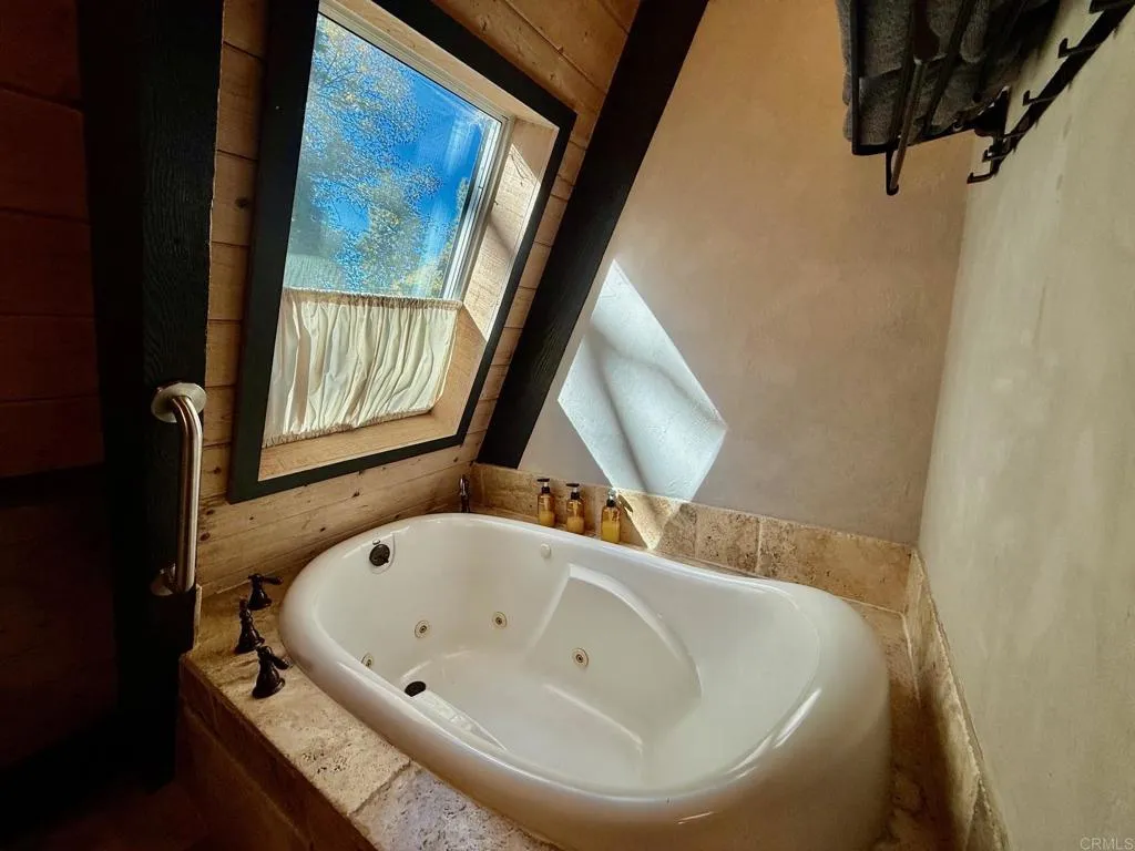 https://cdn.realtyfeed.com/cdn/127/306622226/22b2b252044ba58820c554c28dcad8ab.webp