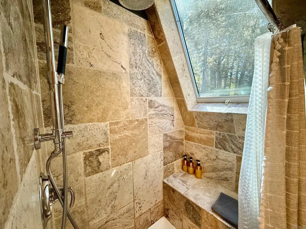 https://cdn.realtyfeed.com/cdn/127/306622226/368ab905eb63e82562c8ba090ff01e7c.webp