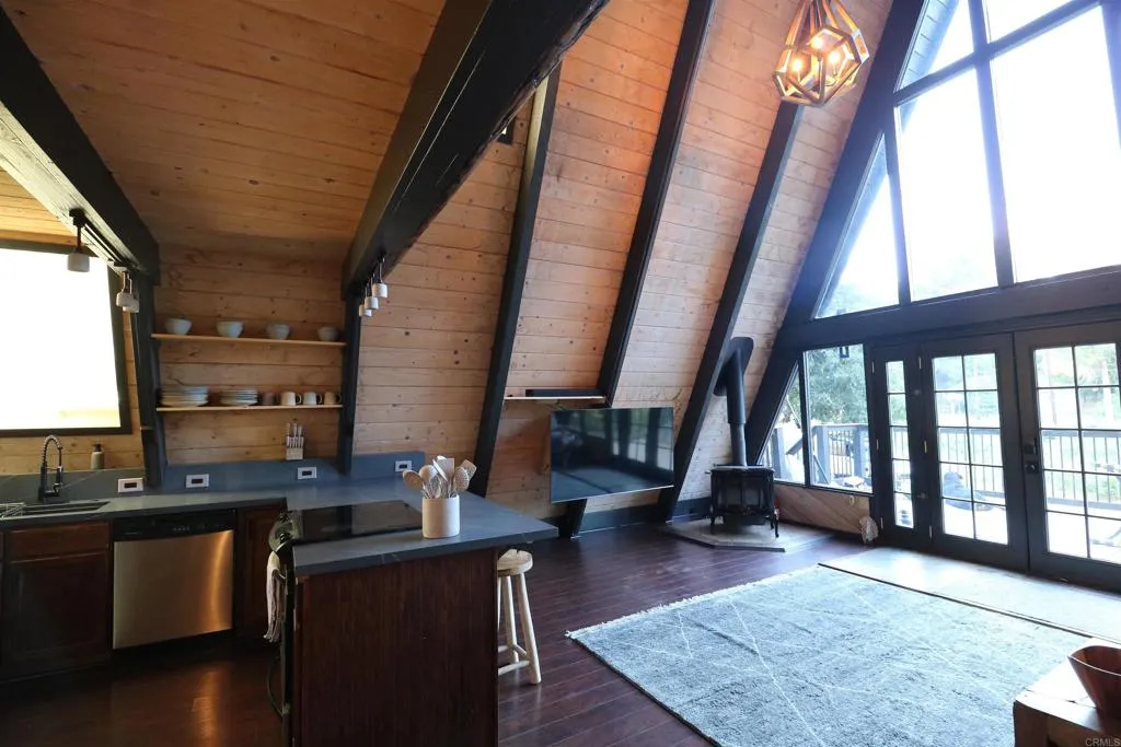 https://cdn.realtyfeed.com/cdn/127/306622226/e5625fdc02044edb6b064d295df58c20.webp
