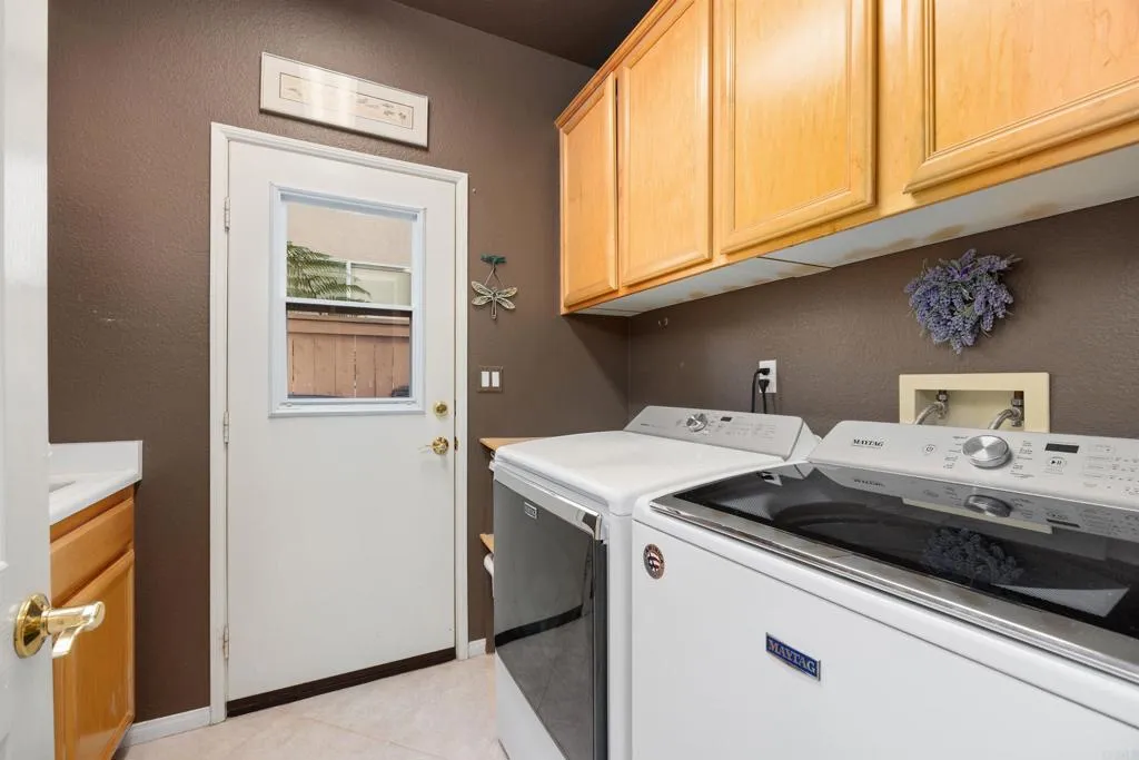 https://cdn.realtyfeed.com/cdn/127/306622251/c1f9e827c215464cb57eb66b1e47298e.webp