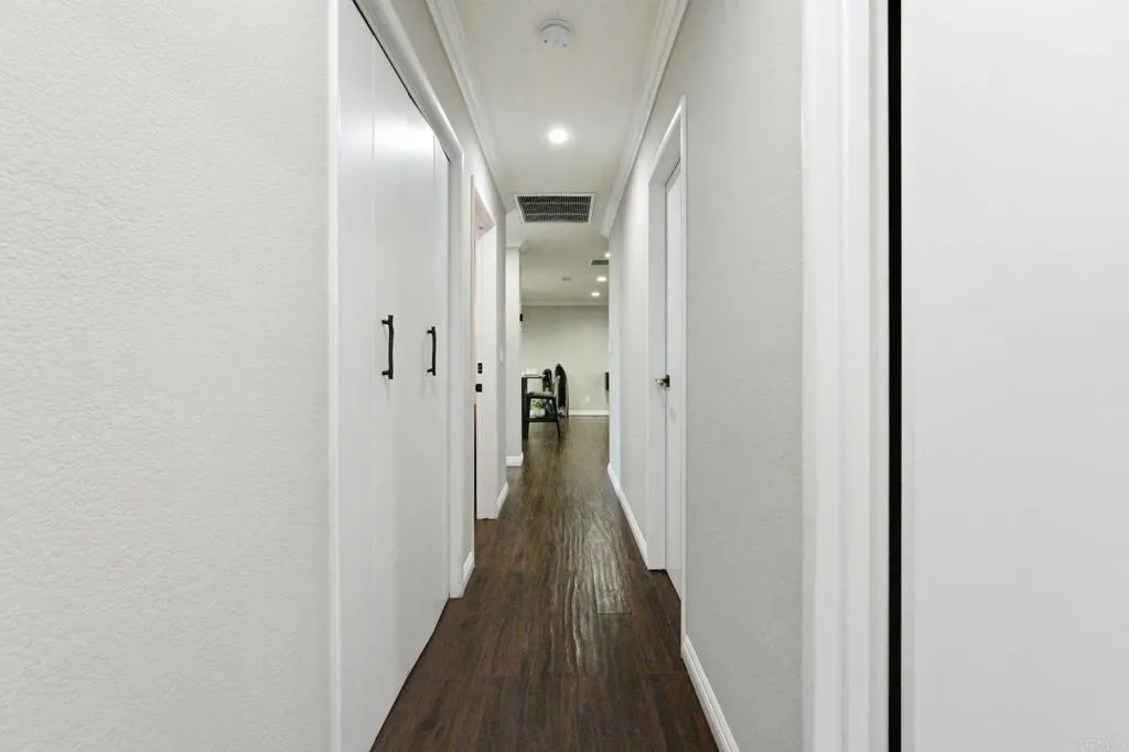 https://cdn.realtyfeed.com/cdn/127/306622254/663d27df14476d944957c78b5ea81761.webp