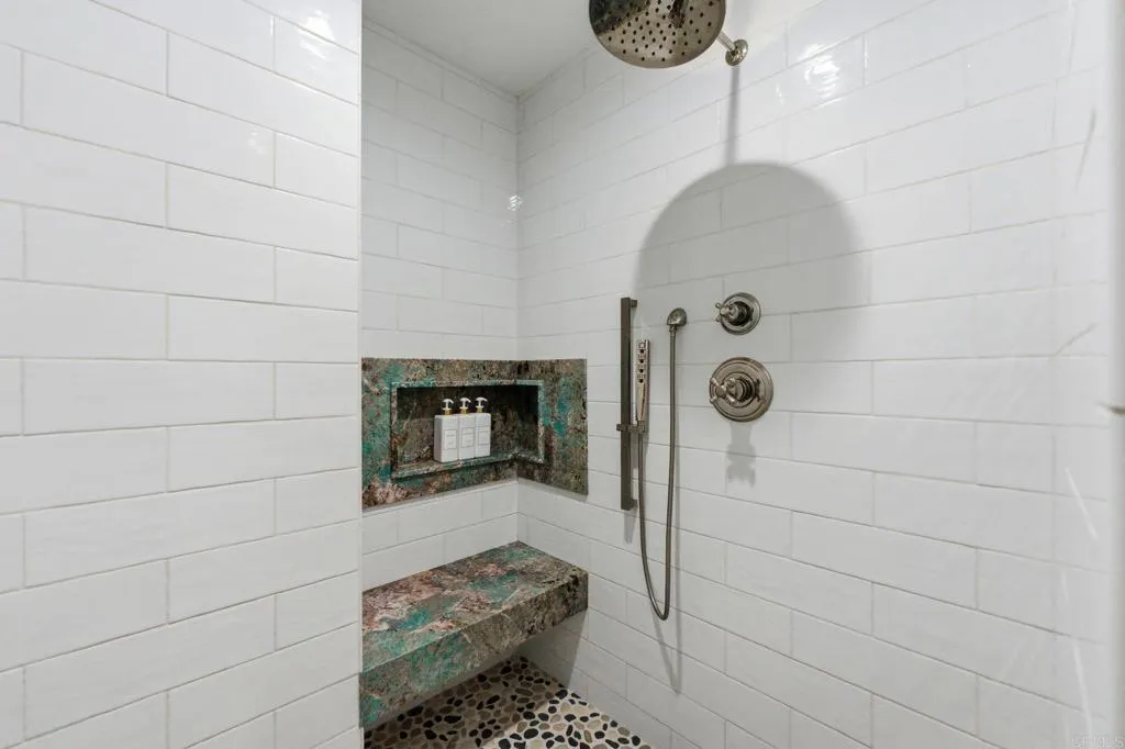 https://cdn.realtyfeed.com/cdn/127/306622254/f5745043cfe64cc2d38444b2969c45d6.webp