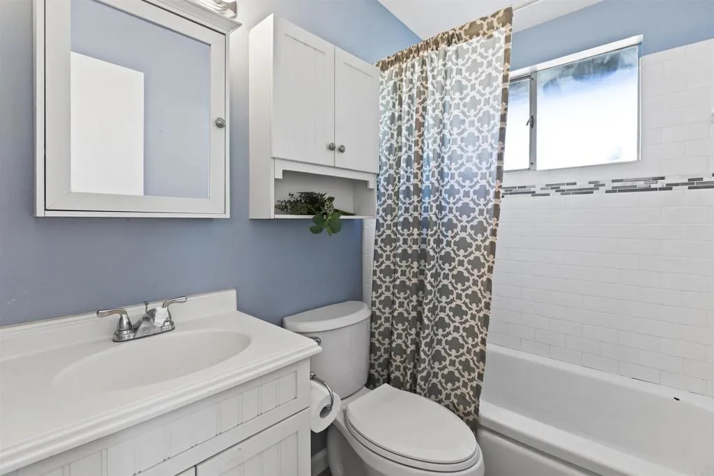 https://cdn.realtyfeed.com/cdn/127/306622256/0100a9bdd949accd428ef5210276f588.webp