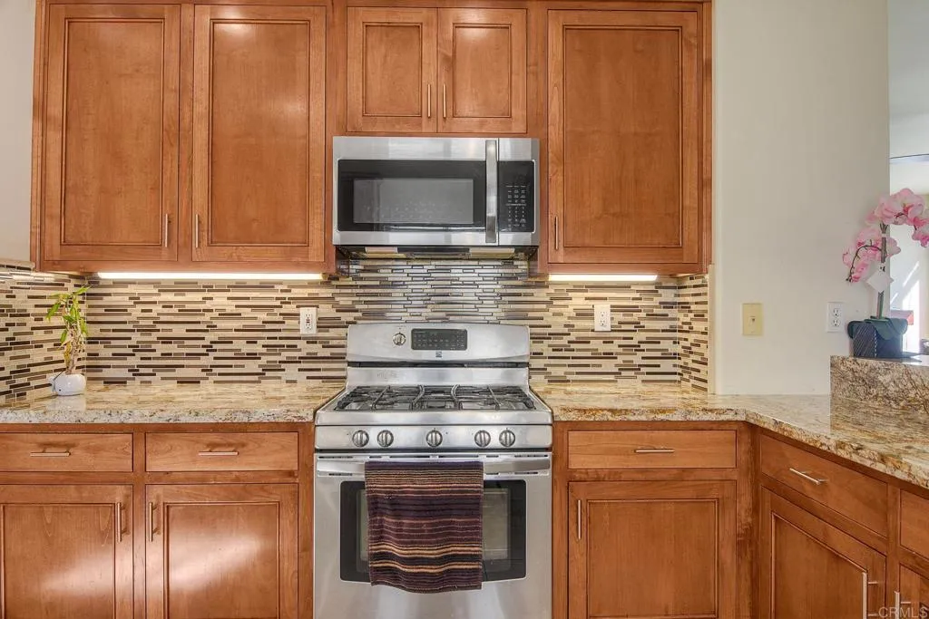 https://cdn.realtyfeed.com/cdn/127/306622277/375713c5ecf350cfc3122cc5241aee99.webp