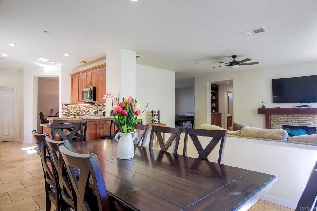 https://cdn.realtyfeed.com/cdn/127/306622277/65805c83ea913a77973adf44d19723f5.webp