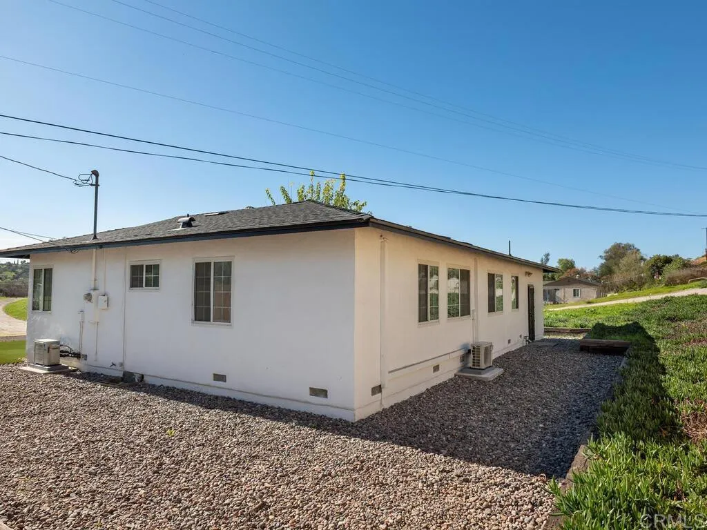 https://cdn.realtyfeed.com/cdn/127/306622281/574f62b2d21f32d17eab5917d3117c1f.webp