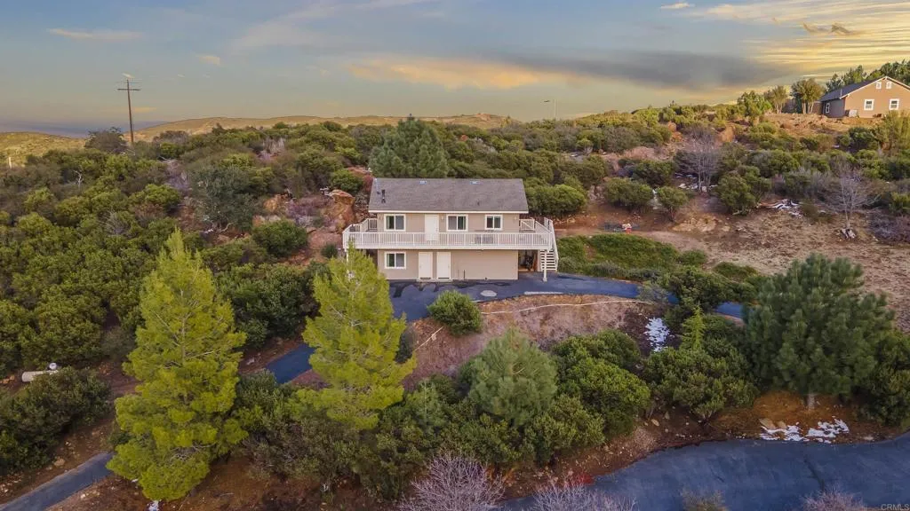 https://cdn.realtyfeed.com/cdn/127/306622286/c8f5a3c33a9ea19b225cb713f2b5a039.webp