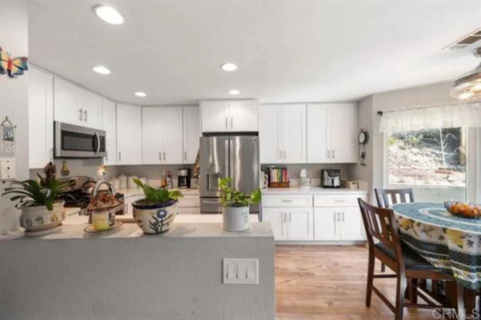 https://cdn.realtyfeed.com/cdn/127/306622291/0f54360c4bb567640163f86145afc2ac.webp