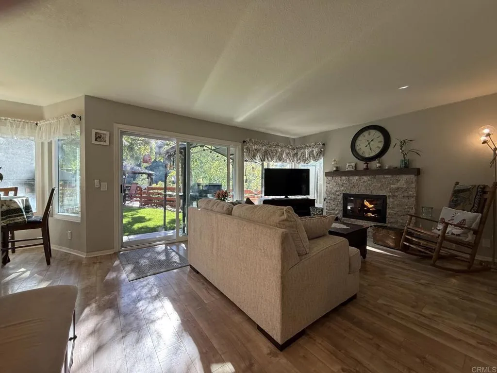 https://cdn.realtyfeed.com/cdn/127/306622291/1f6fdd41033896f354b794c724f9e0c9.webp