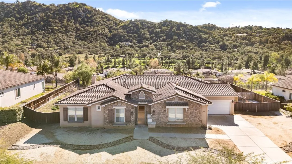 https://cdn.realtyfeed.com/cdn/127/306622298/2ba2f4210e874ada145462fac7814608.webp