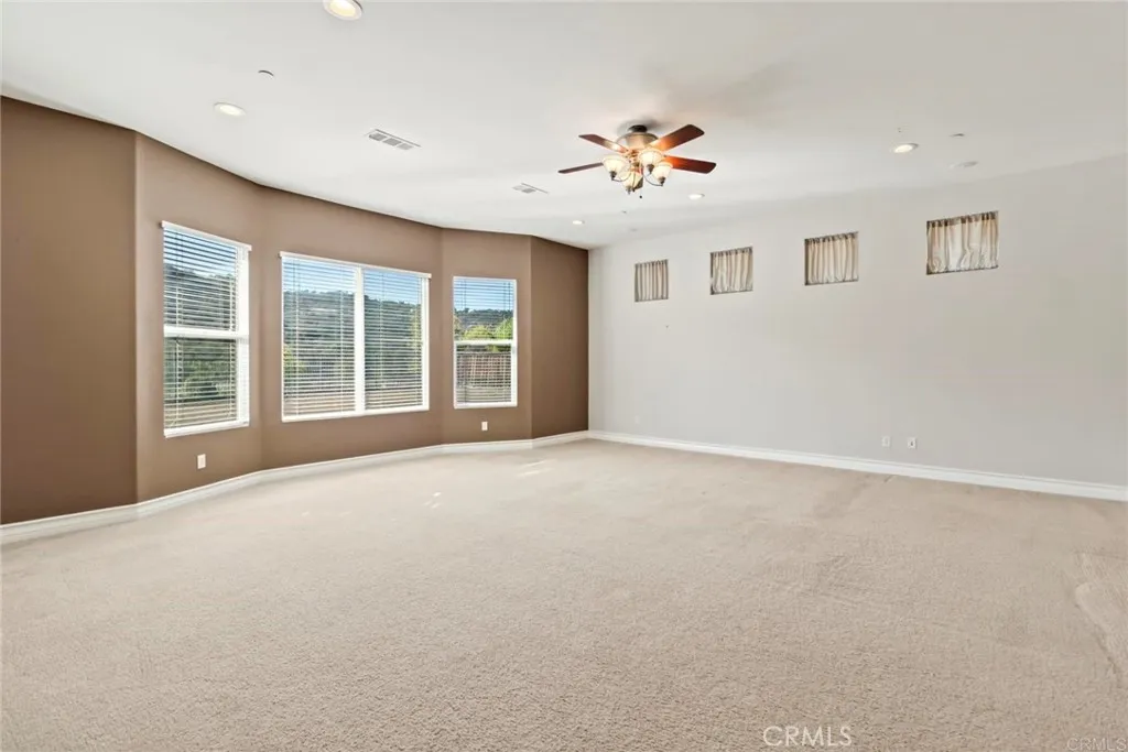 https://cdn.realtyfeed.com/cdn/127/306622298/444105b8660df613ba90de2b763a0804.webp