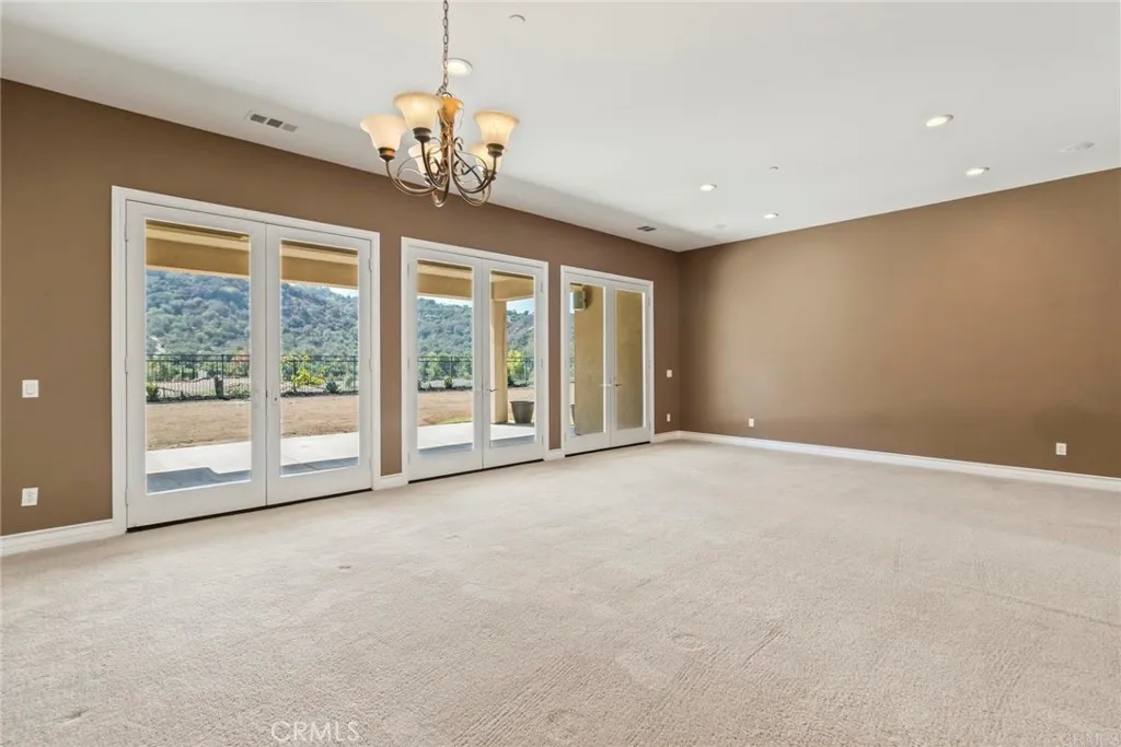https://cdn.realtyfeed.com/cdn/127/306622298/5619871a094bdb4151a1bd26c9e5806c.webp