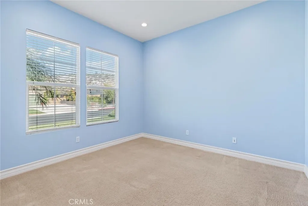 https://cdn.realtyfeed.com/cdn/127/306622298/8f7395f8ac9e26bcacc8957937e8f898.webp