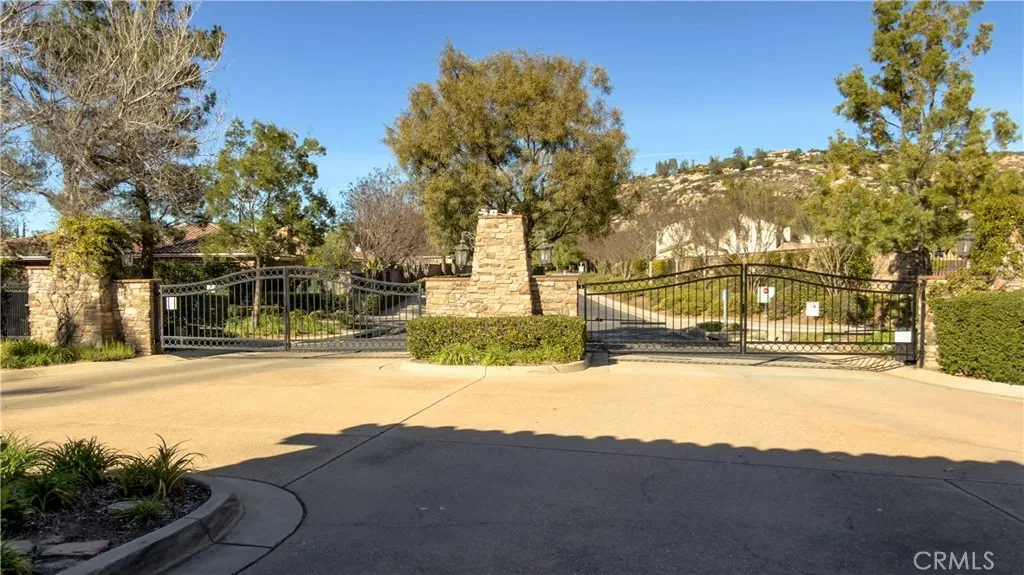 https://cdn.realtyfeed.com/cdn/127/306622298/d987146985d58f3d16c11d98aa5df6d7.webp