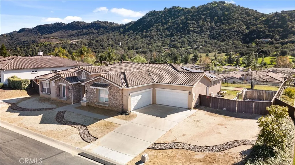 https://cdn.realtyfeed.com/cdn/127/306622298/dea4ccf7d1810202431eea1ccaaddd9f.webp