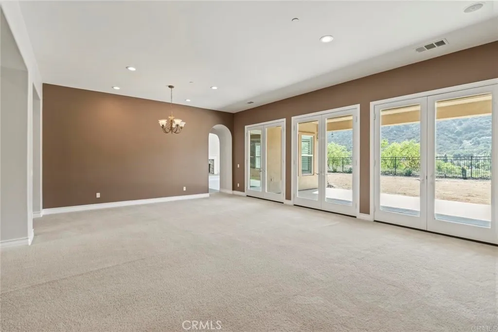 https://cdn.realtyfeed.com/cdn/127/306622298/e04394ca653c9ad8e1bfc067771ccc99.webp