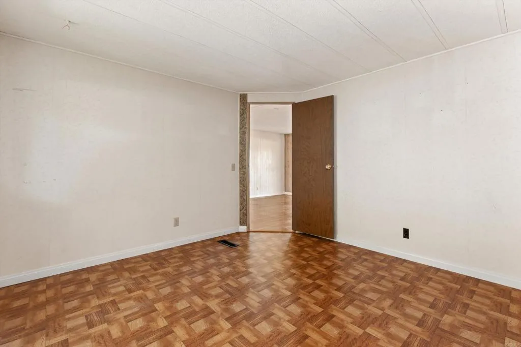 https://cdn.realtyfeed.com/cdn/127/306622351/a4f457c400027b4b5a34ba40ae4ba7e7.webp