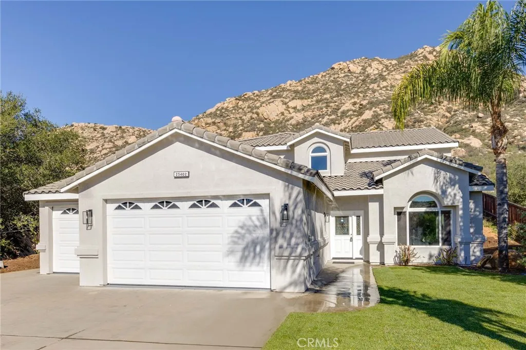https://cdn.realtyfeed.com/cdn/127/306622366/2c4ebbf3ffd01a639c2374afafdf3473.webp