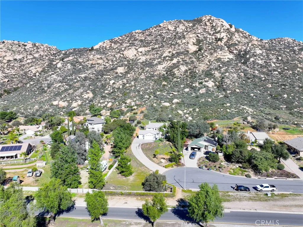 https://cdn.realtyfeed.com/cdn/127/306622366/5c34e6a4f3da333cc6e5ef0296e8c8c6.webp