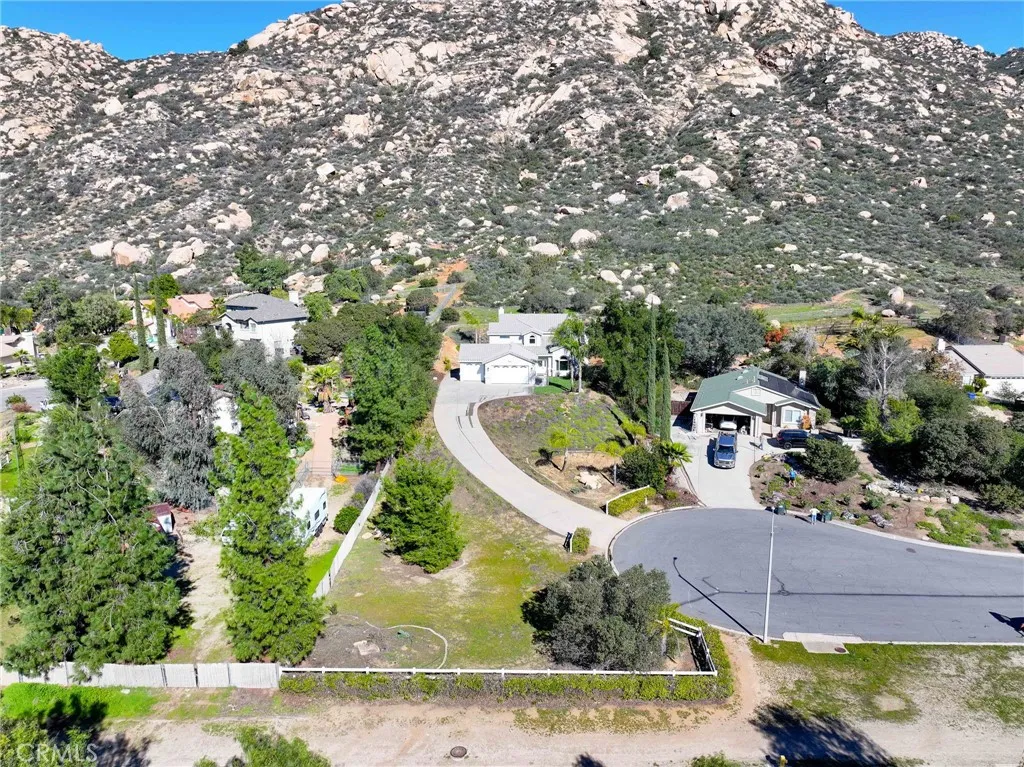 https://cdn.realtyfeed.com/cdn/127/306622366/97de672a6d7e0f02aa112a578b06f9f5.webp