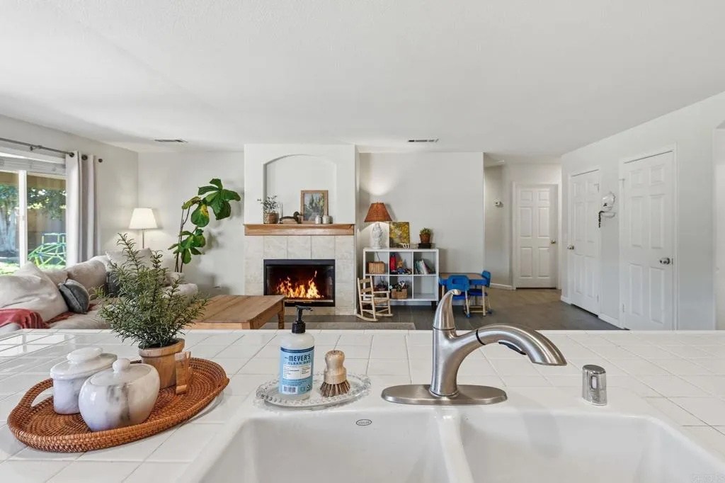 https://cdn.realtyfeed.com/cdn/127/306622386/3d0e68f7032a223638d86f4d7f534685.webp