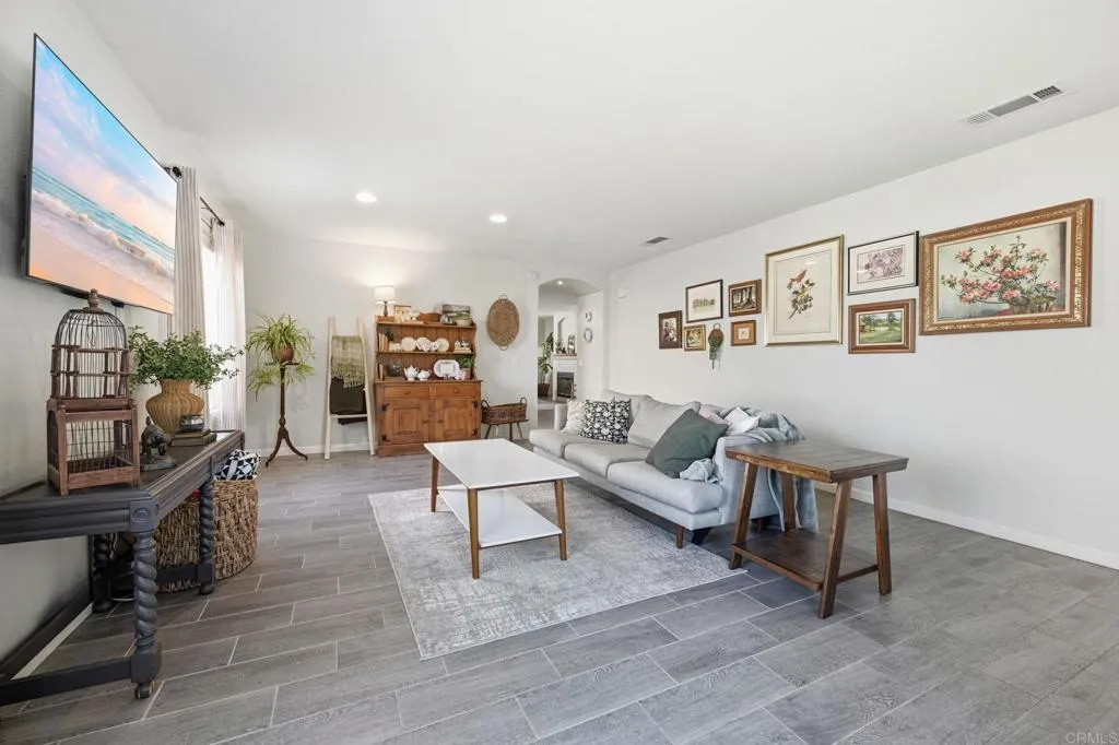 https://cdn.realtyfeed.com/cdn/127/306622386/55565e414fc23080eaf55278a05c9564.webp