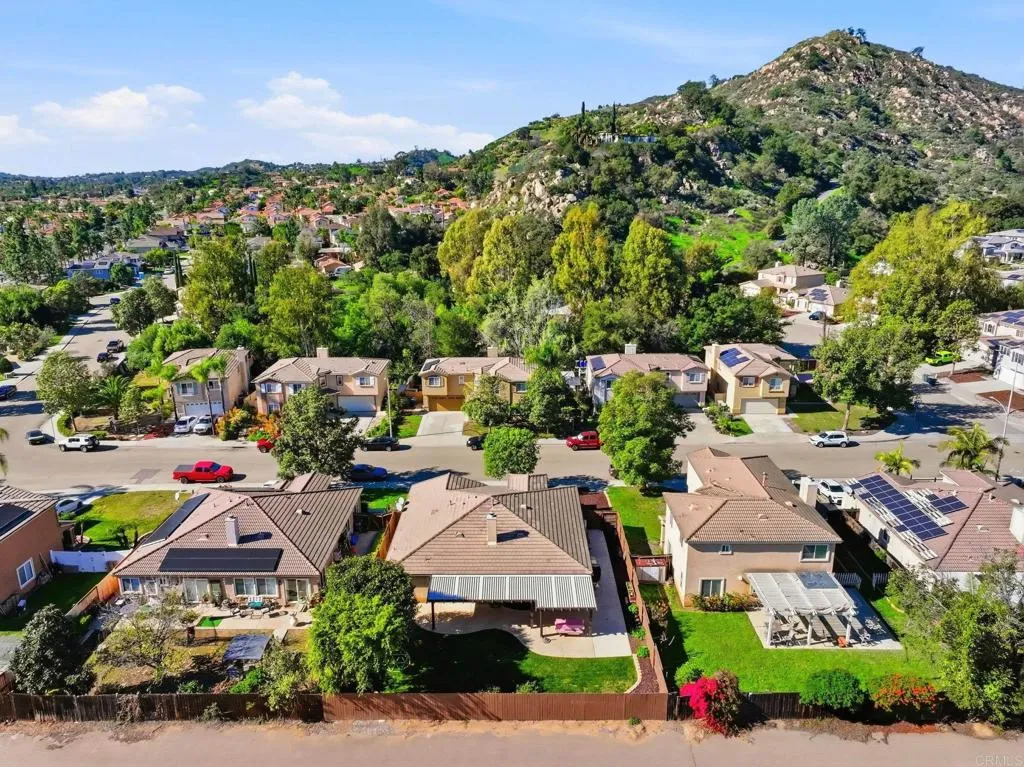 https://cdn.realtyfeed.com/cdn/127/306622386/72c1e3daa229e894fc6a02c89904075e.webp