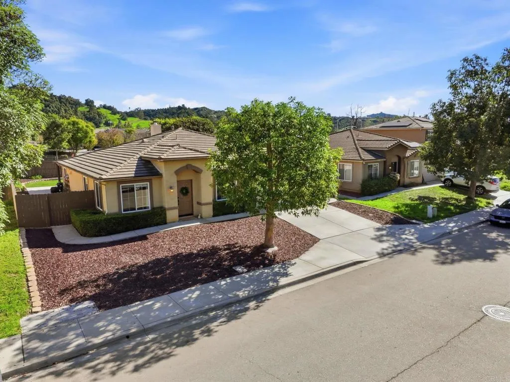 https://cdn.realtyfeed.com/cdn/127/306622386/b91600a6846f1df1fcac9406054dfb12.webp