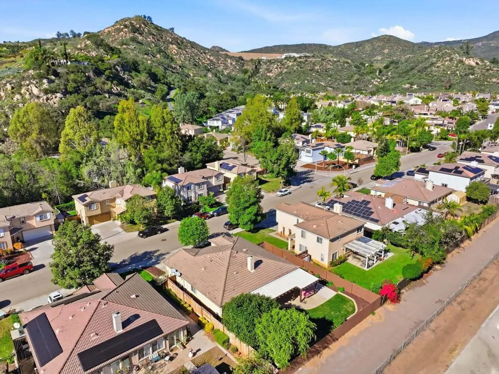 https://cdn.realtyfeed.com/cdn/127/306622386/ca12b44799f14b6bd9b9b145f1384c5c.webp