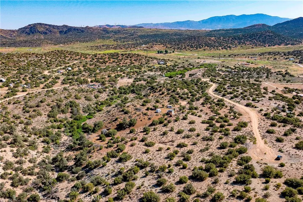 26000 Arabian, Tehachapi, CA 93561 - Photo 3 of 17, Tehachapi, CA