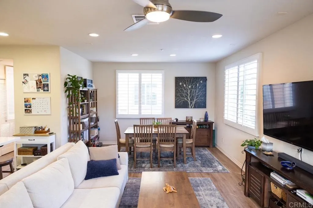 https://cdn.realtyfeed.com/cdn/127/306622403/8c837d8807a4404f1eb8c5b66b1d3e93.webp