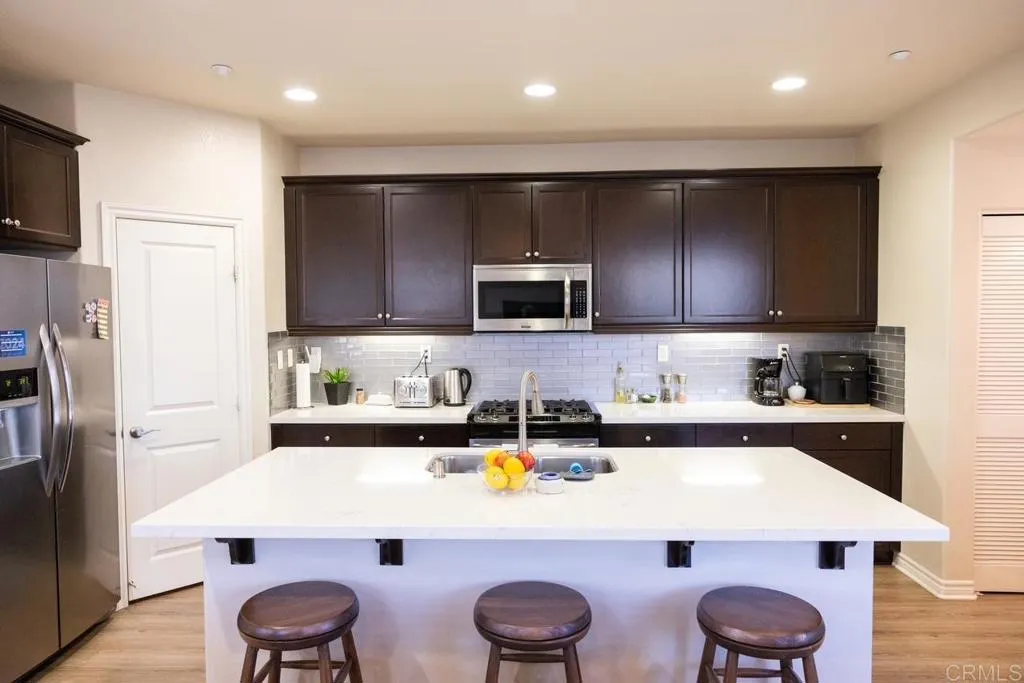https://cdn.realtyfeed.com/cdn/127/306622403/9e7062bfe7070deac57e160afa4227db.webp