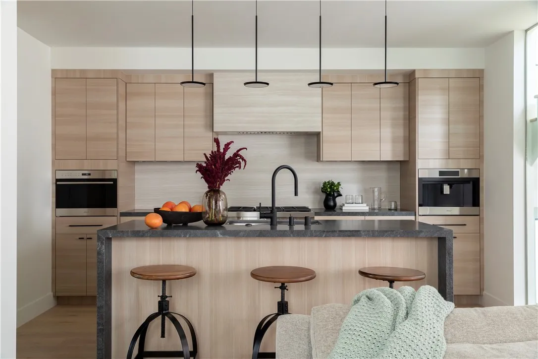 709 Larkspur Unit 1, Corona del Mar, CA 92625 - Photo 4 of 9, Corona Del Mar, CA