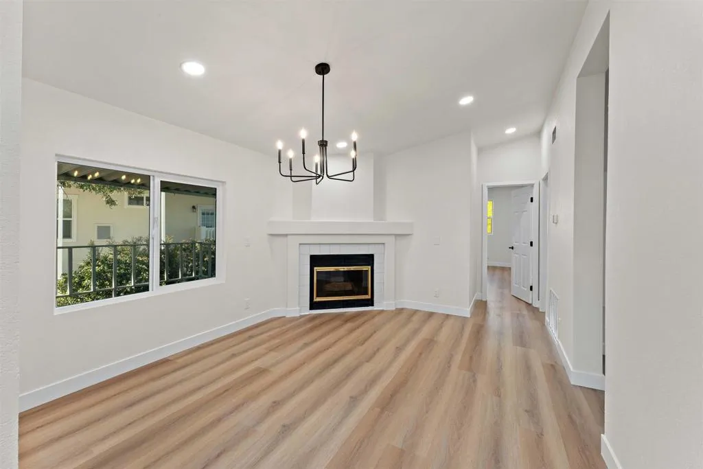 https://cdn.realtyfeed.com/cdn/127/306622505/6458f0732e80431b61994bf8c10fb397.webp