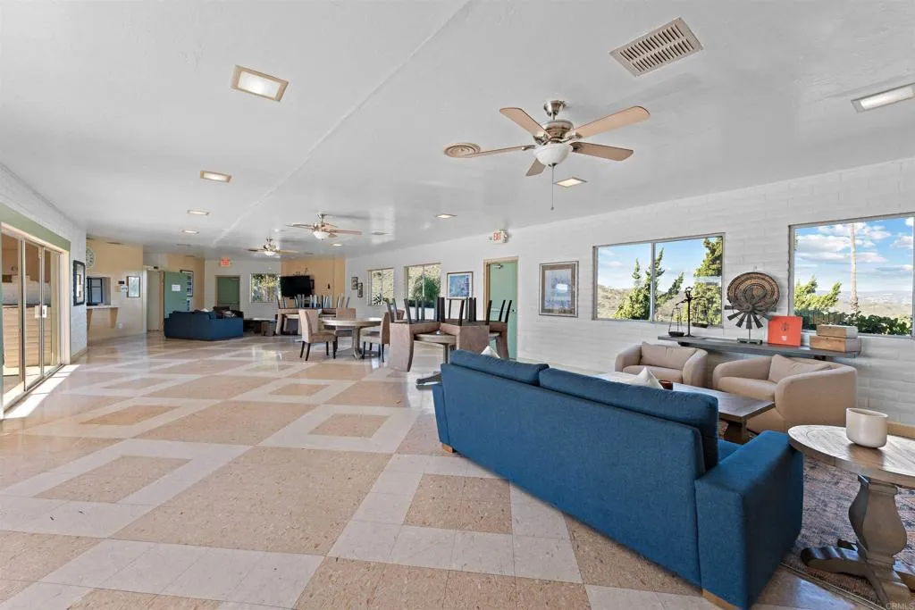 https://cdn.realtyfeed.com/cdn/127/306622505/db42cc279a3496e34a4d0420d88270d8.webp