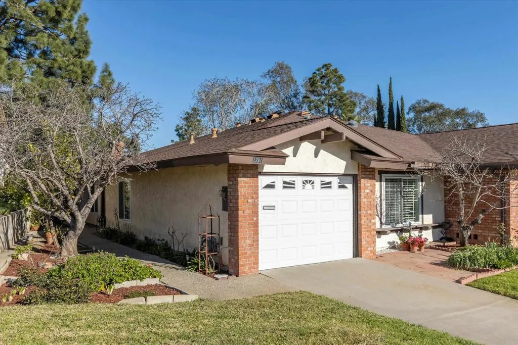 https://cdn.realtyfeed.com/cdn/127/306622579/017f76e7ce72f43c9730c914186fb4b0.webp