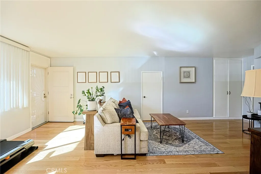 https://cdn.realtyfeed.com/cdn/127/306622583/053fc8c4d399df693a49aeae5b335f39.webp