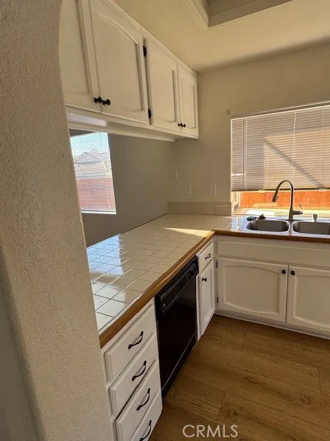 https://cdn.realtyfeed.com/cdn/127/306622621/9b4639952291080423e46c1ef9250b49.webp