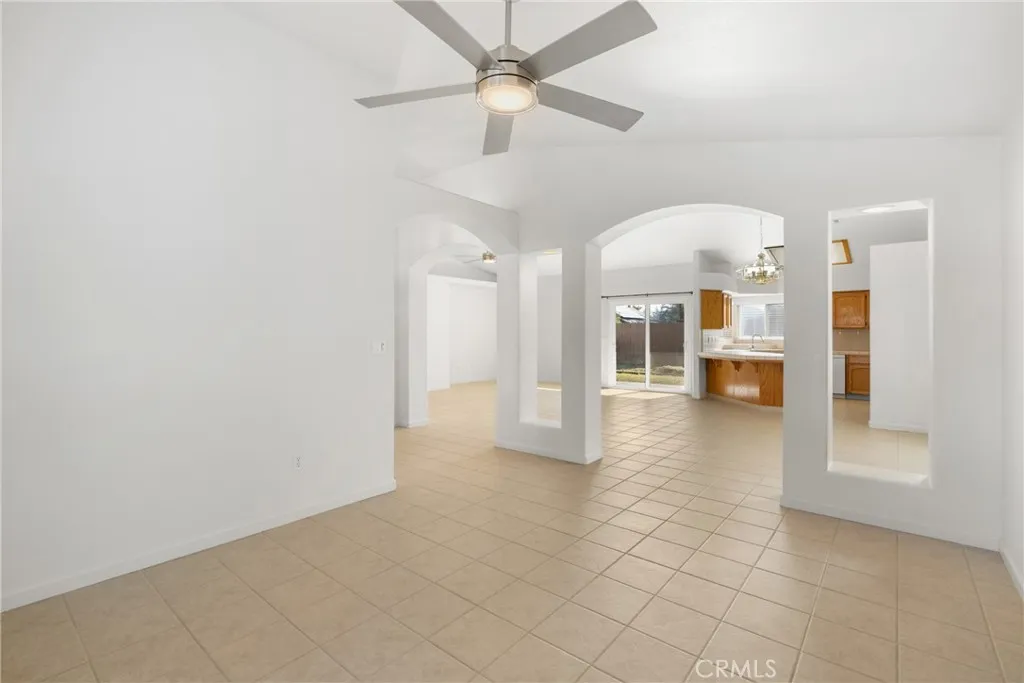 15647 Wooten Court, Kerman, CA 93630 - Photo 3 of 25, Kerman, CA