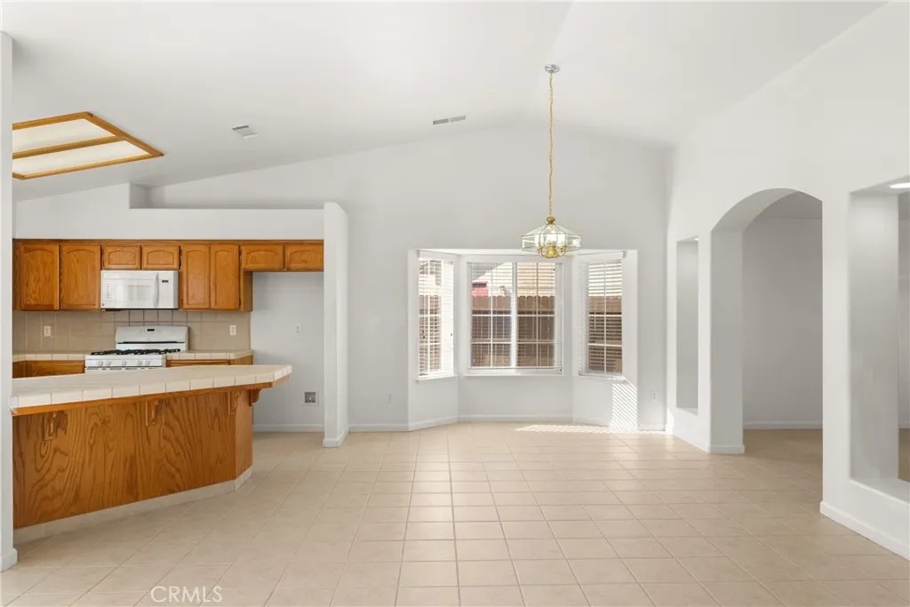 15647 Wooten Court, Kerman, CA 93630 - Photo 5 of 25, Kerman, CA