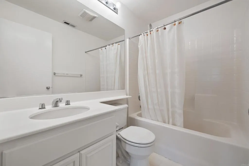 https://cdn.realtyfeed.com/cdn/127/306622638/a4ad24096c00bbc943317602992a679c.webp